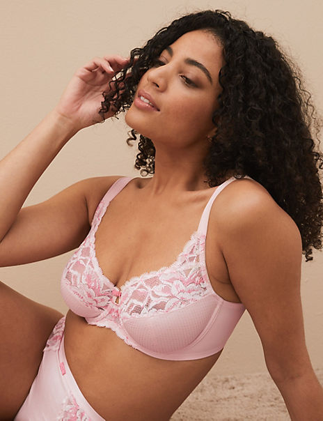Product Two-tone lace gives a feminine finish to this bra. Supportive full cup style, with underwiring that gives you lift and a flattering shape. The bra is finished with spotted cups and a pretty centre-front bow. M&S Collection: versatile styles in modern shapes with unique and playful details.